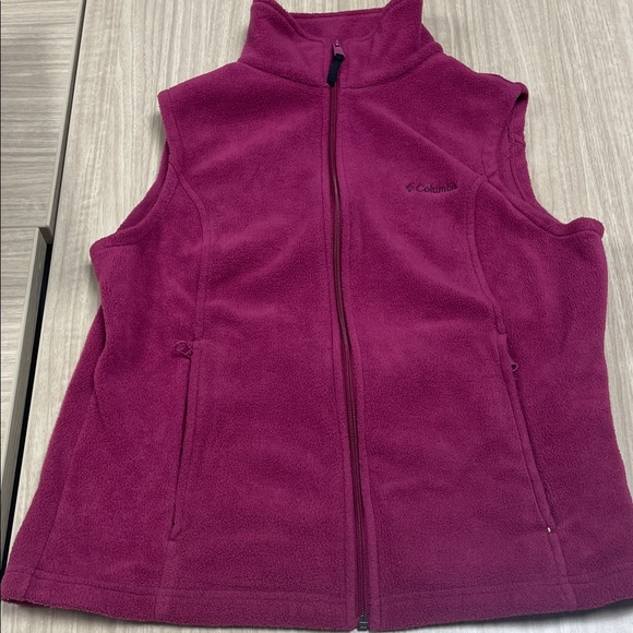 Columbia Jackets & Blazers - Columbia Women’s Fleece Vest Medium Raspbery Pink Zip Front Outdoor Hiking Layer